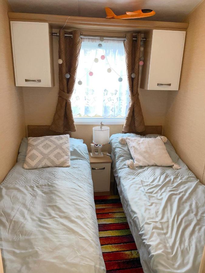 Caravan For Rent At Tattershall Holiday Park Eksteriør billede