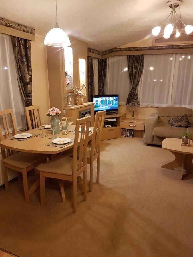 Caravan For Rent At Tattershall Holiday Park Eksteriør billede
